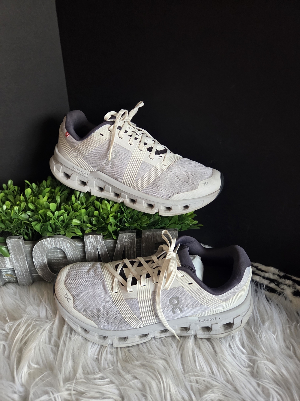 On Running Cloudgo Women Running Shoes in Light Gray And Cream. Size 9.5